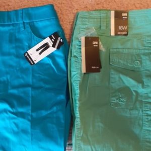 2 pair size 16w 18w Capri's new with tags
